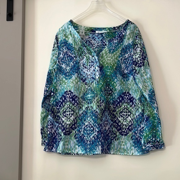 Liz Claiborne size large multicolor summer top lightweight